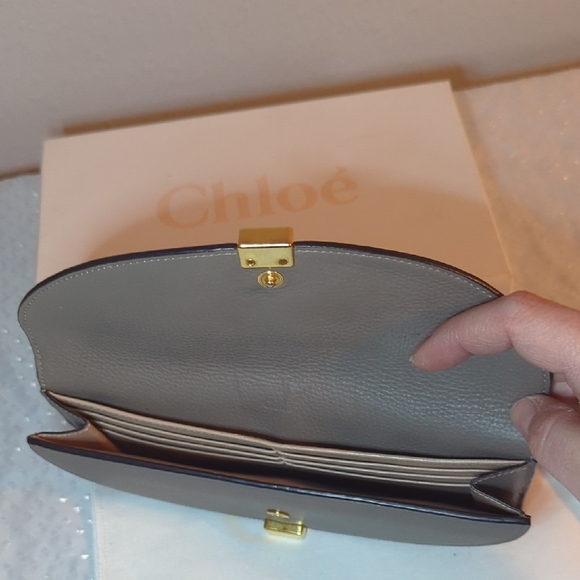 ❗❗❗Authentic Chloe Gray/Pink Leather Wallet 3 Compartments - Gold Brass Hardware - Picture 16 of 17